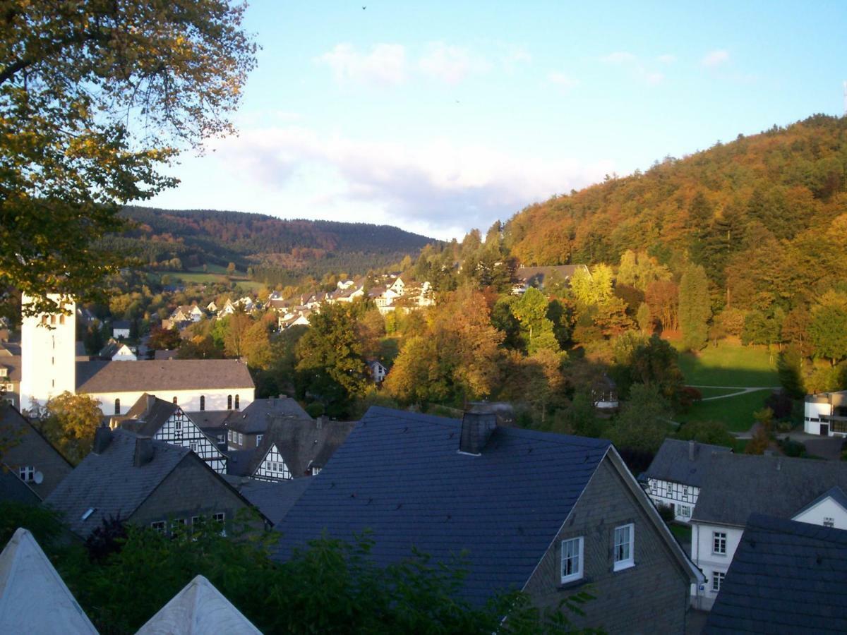 Zur Fredeburg Hotel Schmallenberg Buitenkant foto