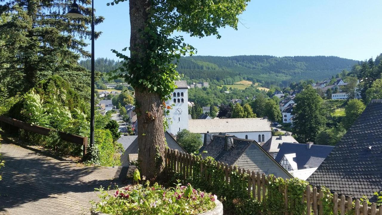 Zur Fredeburg Hotel Schmallenberg Buitenkant foto